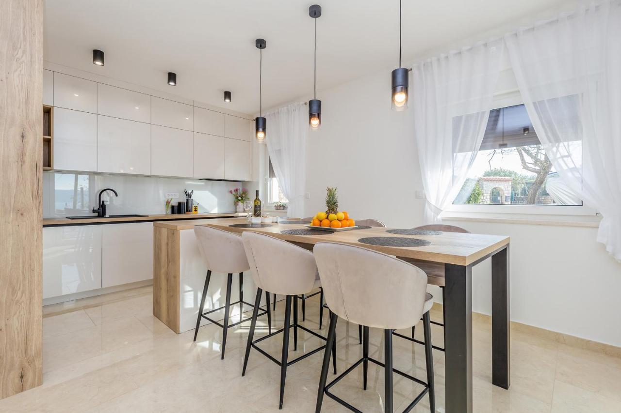 Holiday House Villa Andro Pinezići エクステリア 写真
