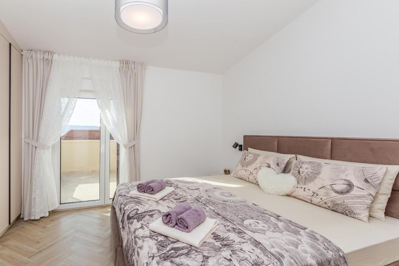 Holiday House Villa Andro Pinezići エクステリア 写真