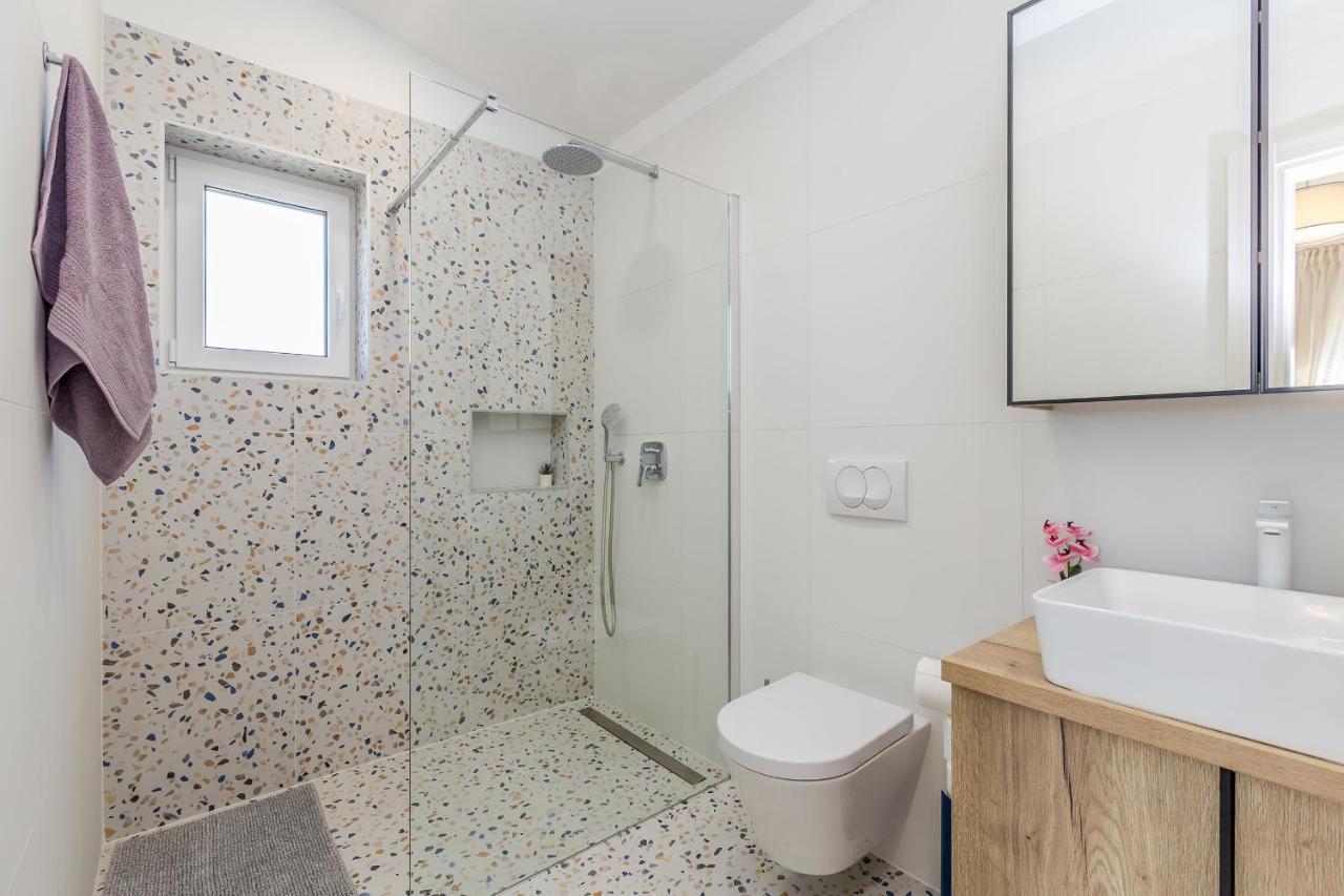 Holiday House Villa Andro Pinezići エクステリア 写真