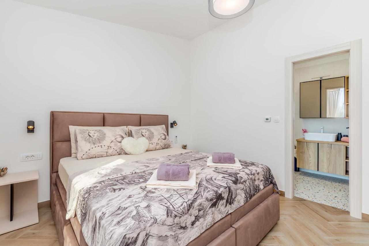 Holiday House Villa Andro Pinezići エクステリア 写真